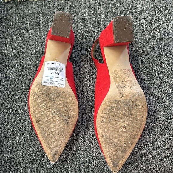 14th and Union red pointy heels - Picture 4 of 4